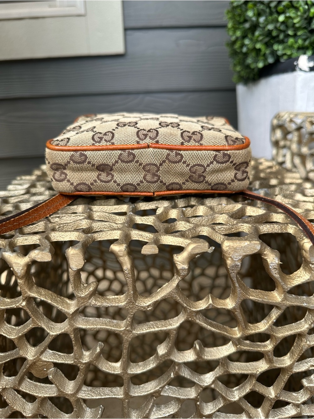 Mini Gucci Crossbody - Picture 3 of 12
